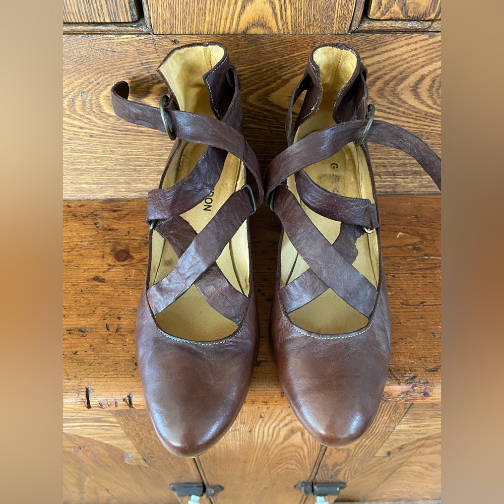 Giraudon New York 38 8 8.5 9 vintage 90s ankle strap heel shoes brown leather